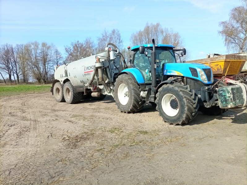 Rozlewanie gnojowicy beczka Pichon 21000 litrów